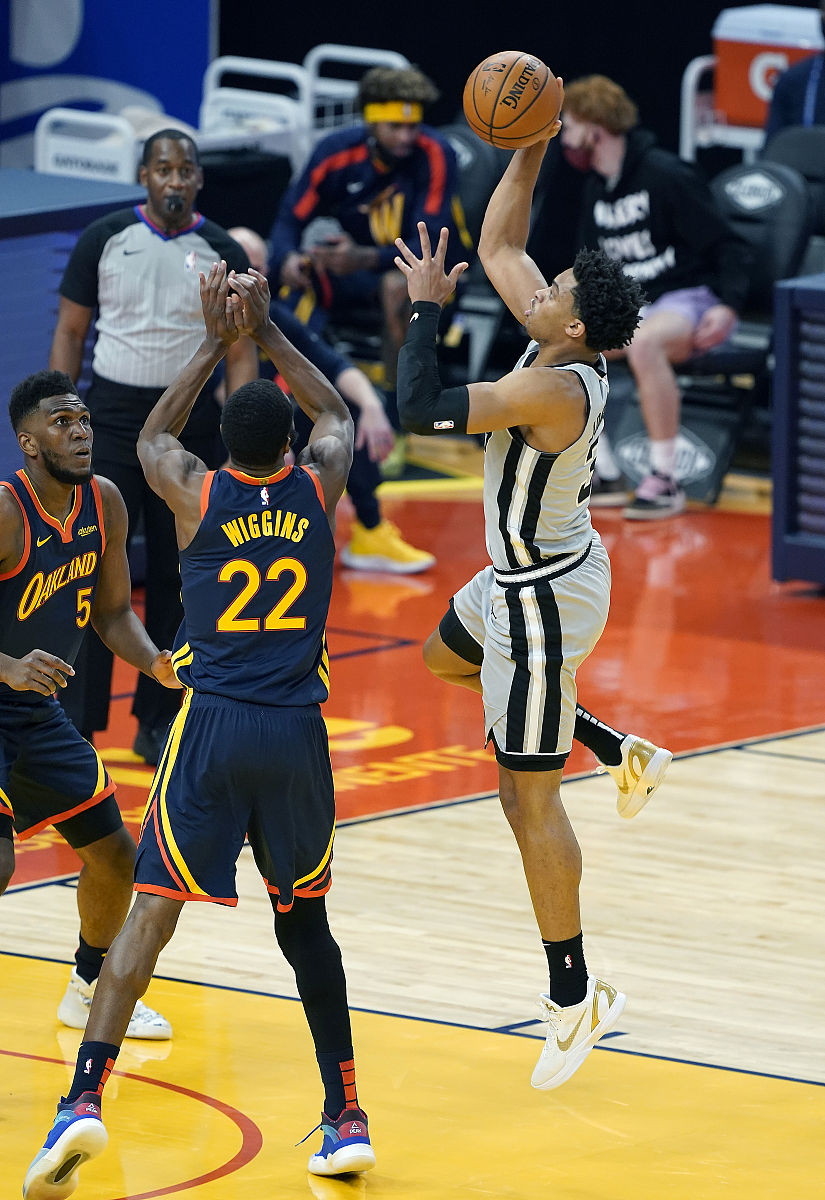 德甲今晚走向成谜，丹佛掘金复出首秀，赛场秩序良好，团队化学反应显著(德甲赛场出现神奇一幕)-乐竞体育app下载